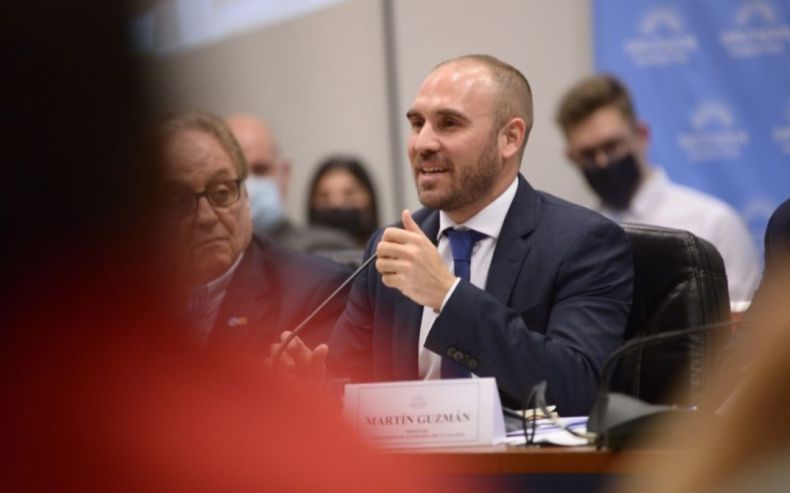 Guzmán se reunirá con los gobernadores por las negociaciones con el FMI
