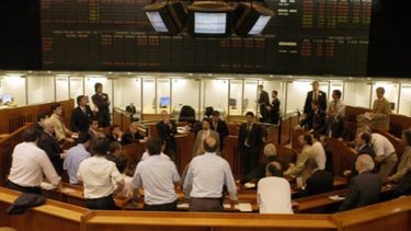 Demanda de operadores granarios impone récords para la soja y el maíz