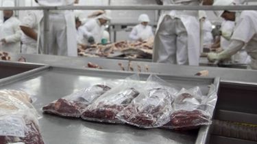 Suspenden a frigoríficos que exportan carne a China