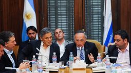 Tras reunión con funcionarios, la UIA respaldó la reforma laboral e impositiva