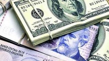 El dólar blue sube $45 en lo que va de 2024.
