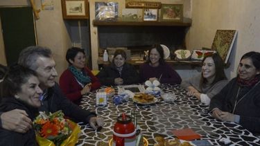 Macri y Vidal visitaron una cooperativa de mujeres