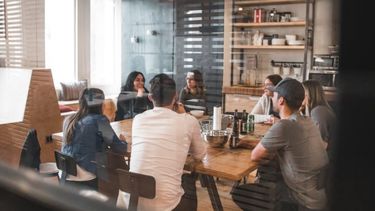 El camino de salida para los emprendedores vernáculos. El camino de salida para los emprendedores vernáculos.