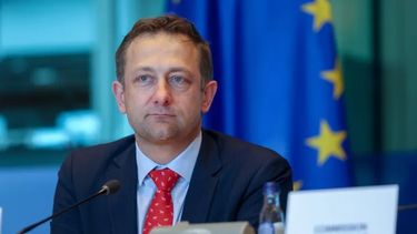 Las expresiones del luxemburgués Christophe Hansen. Las expresiones del luxemburgués Christophe Hansen.