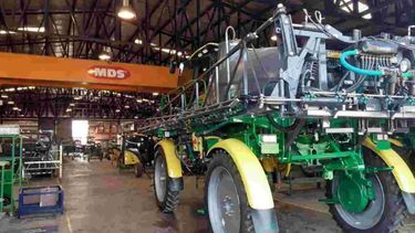 Buscan que incentivos al rubro automotriz lleguen a la maquinaria agrícola santafesina