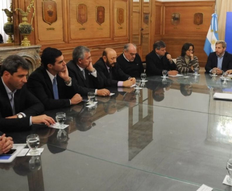 Avanza convenio para saldar deudas de las provincias con Nación