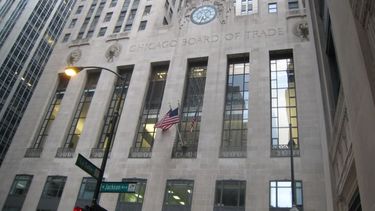 Los granos tuvieron leves alzas en Chicago