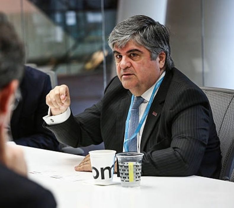 El Gobierno e YPF sellan acuerdo para incentivar compras nacionales