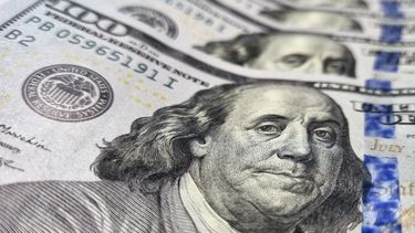 El dólar blue sube $350 en lo que va de 2024.