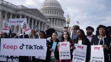 Los defensores de TikTok ante el Capitolio de Estados Unidos.&nbsp;