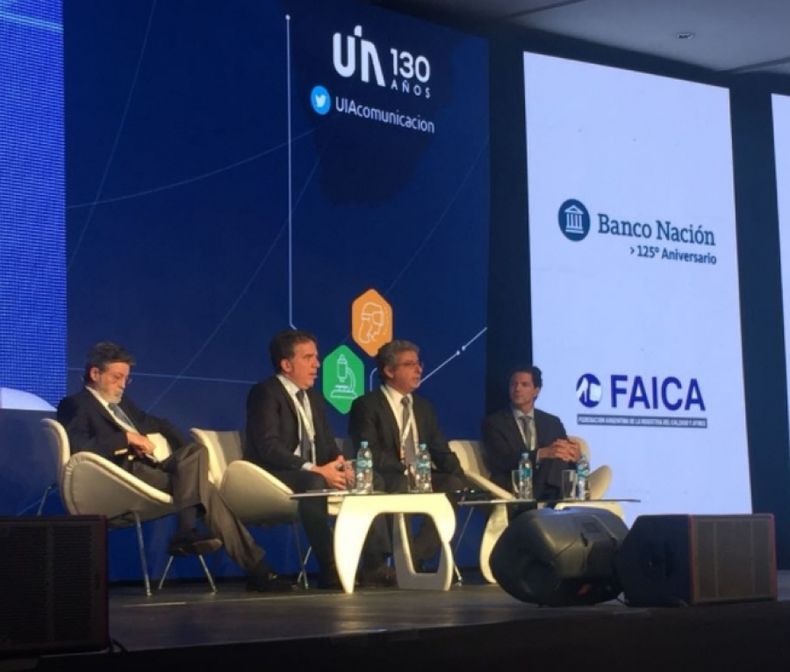 Dujovne se mostró dispuesto a negociar más cambios en impuestos internos