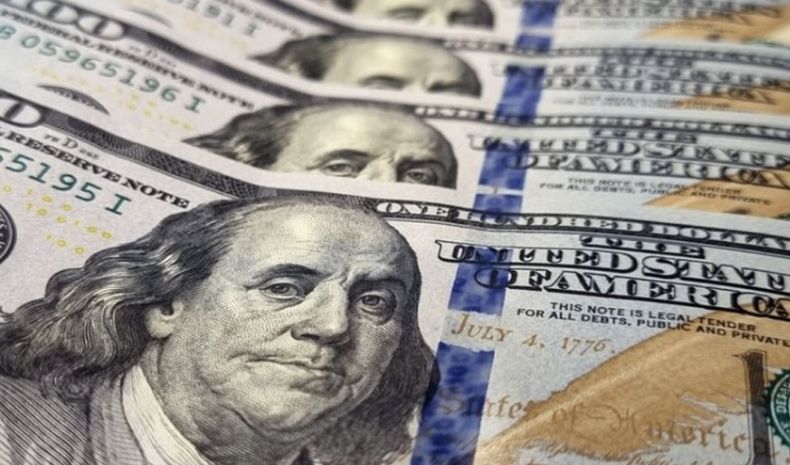El dólar blue sube $380 en lo que va de 2024.