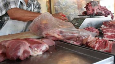 La carne aviar lideró la caída de los precios del rubro en enero