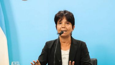 Según Marcó del Pont, la moratoria servirá para "amortiguar una crisis sin precedentes"