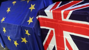 Remarcan que el Reino Unido perdería más que la UE con un "brexit duro"