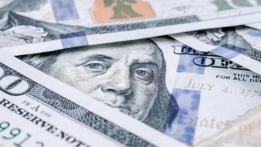 El dólar blue sube $240 en lo que va de 2024.