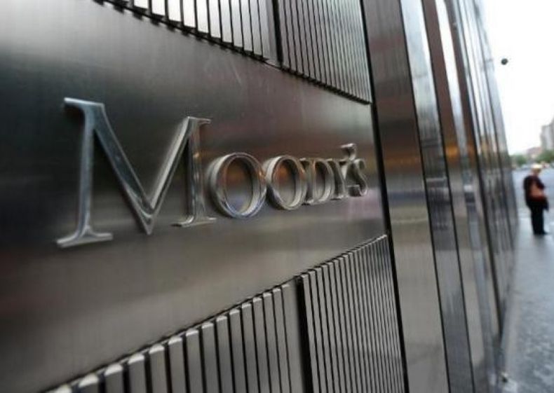 Moody's pasó de estable a "positiva" la perspectiva de deuda argentina