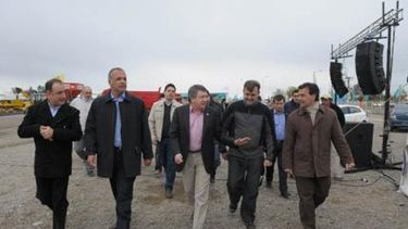 Agricultura rubricó acuerdos para reactivar cuencas lecheras en Chubut