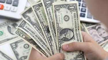 El dólar blue sube $95 en lo que va de 2024.