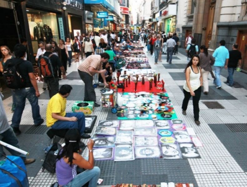 Venta callejera ilegal en Capital Federal bajó casi 42% en doce meses
