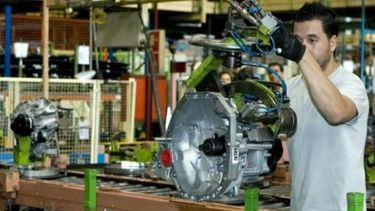 Reportan una caída de la producción industrial mayor al 7 por ciento