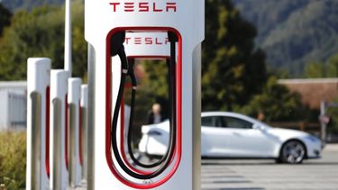 Los cargadores de Tesla para sus vehículos eléctricos.