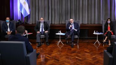 Acuerdan precios y abastecimiento en el trigo y carnes no bovinas