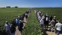 Los presentes en la cita especializada en el agro.