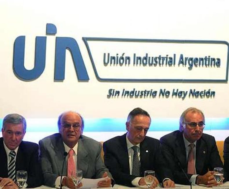 UIA: la producción industrial bajó un 0,4 por ciento en enero