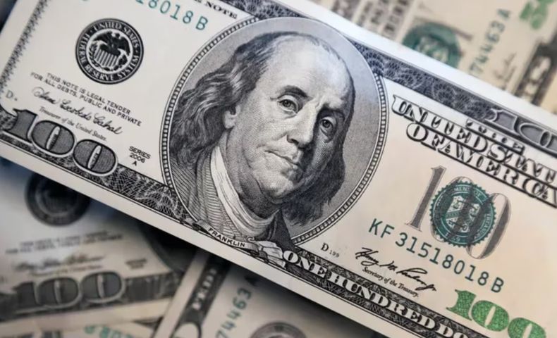 El dólar blue cerró en los 1.565 pesos para la venta.