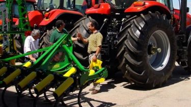 Piden una baja en la presión impositiva para la maquinaria agrícola