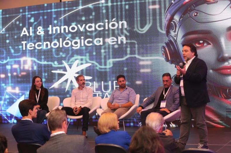 El panel de casos de éxito en cuanto a la transformación digital de las PyMEs y startups.&nbsp;