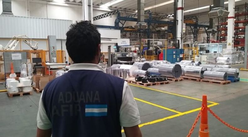 DGA denunció a 18 importadoras por más de $1.400 millones