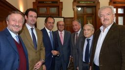 En la UIA, Scioli apoyó la negociación del Gobierno con los fondos buitre
