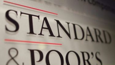 S&P aconsejó a Macri eliminar todos los subsidios al gas, luz y transporte