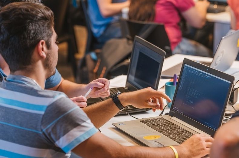 Se produjo un crecimiento de las postulaciones de perfiles junior en tecnología durante el primer semestre de este año.