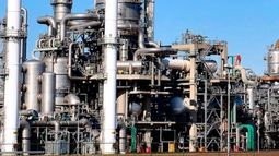 Por retenciones a la exportación cerraron varias petroquímicas