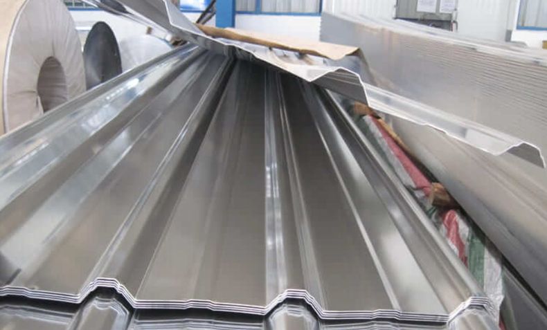 El foil que se usa en la fabricación de envases de alimentos, bebidas, medicamentos y membranas aislantes para la construcción.