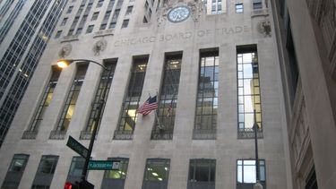 La soja y el maíz tuvieron bajas marcadas en Chicago