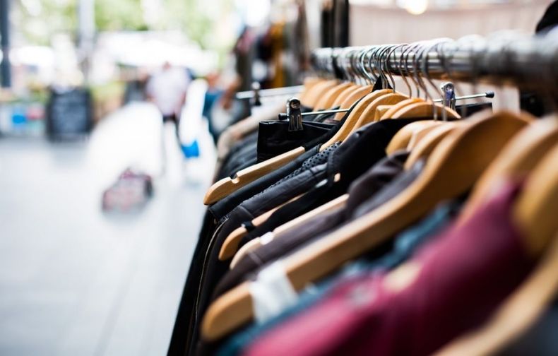 Las ventas de comercios minoristas subieron un 6% en abril