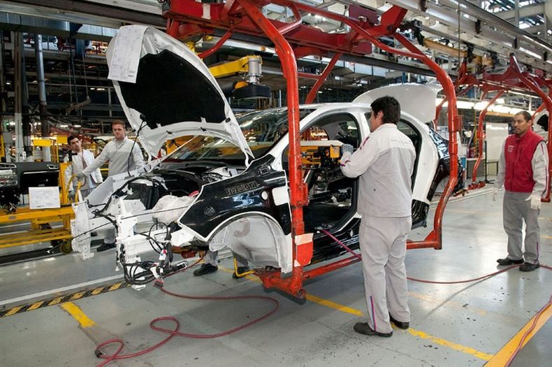 Cómo la presión impositiva está afectando a la industria automotriz nacional.