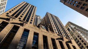 La soja retrocedió más de 15 dólares en Chicago