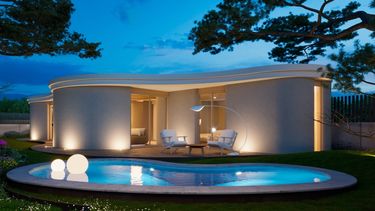 La integración a las condiciones locales de construcción, materiales y desarrollo inmobiliario.