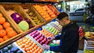 Los productos con mayores brechas mensuales fueron la cebolla, el zapallito, la pera, la manzana roja y el limón.