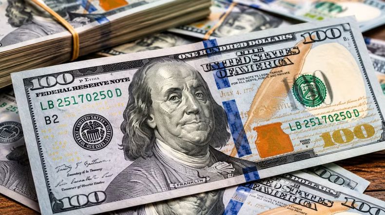 El dólar blue cerró en los 1.530 pesos para la venta.