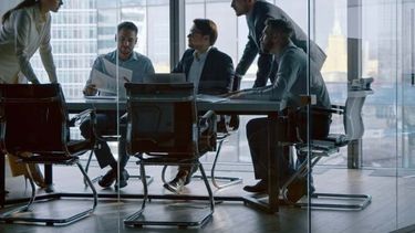 Pensando en el negocio con mayor perspectiva. Pensando en el negocio con mayor perspectiva.