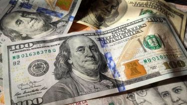 El dólar blue cerró en los 1.550 pesos para la venta.