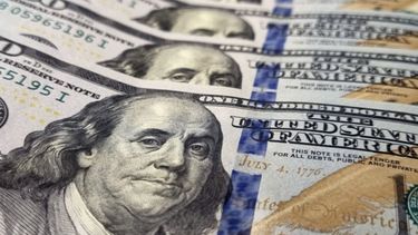 El dólar blue sube $380 en lo que va de 2024.