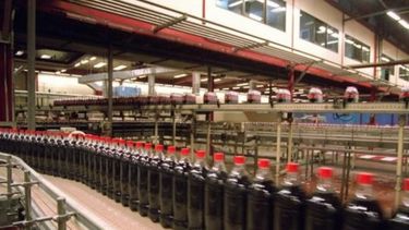 Coca Cola busca fortalecer y fortalecerse con las economías regionales