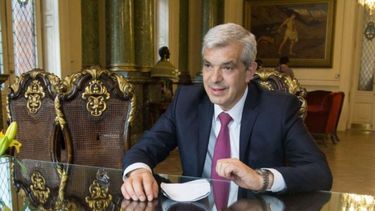 Domínguez cambia su equipo para acercarse al campo